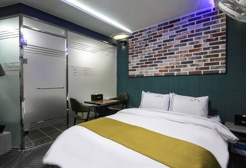 汽车旅馆  Gunsan Win