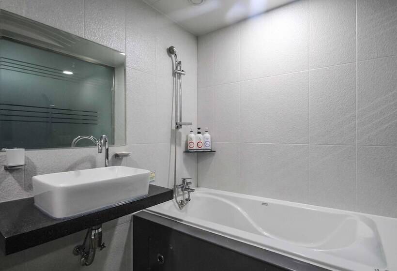 汽车旅馆  Gunsan Win