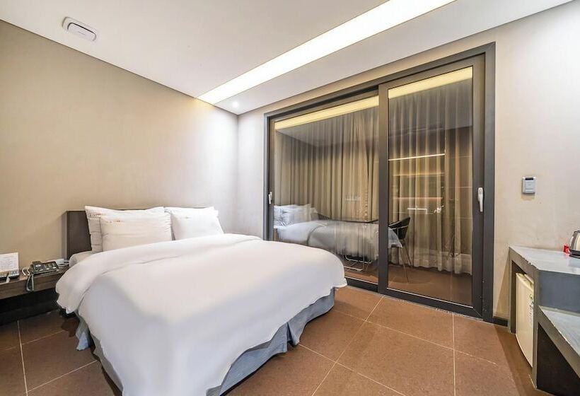 汽车旅馆  Paju Hills