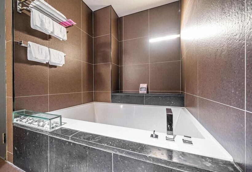 汽车旅馆  Paju Hills