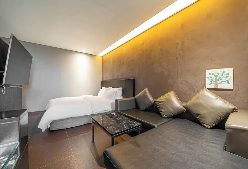 汽车旅馆  Paju Hills