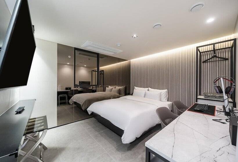 מוטל Seongnam Dk