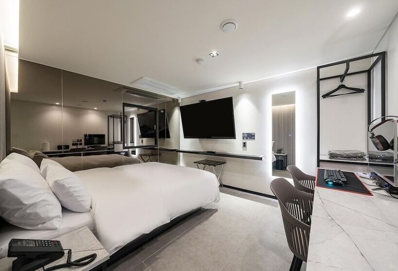 מוטל Seongnam Dk