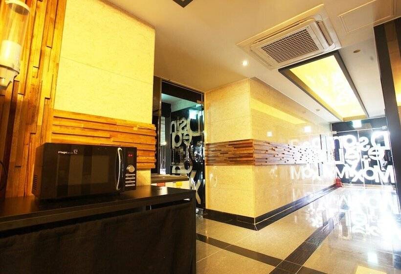 מוטל Wolgot Design Hotel Xym