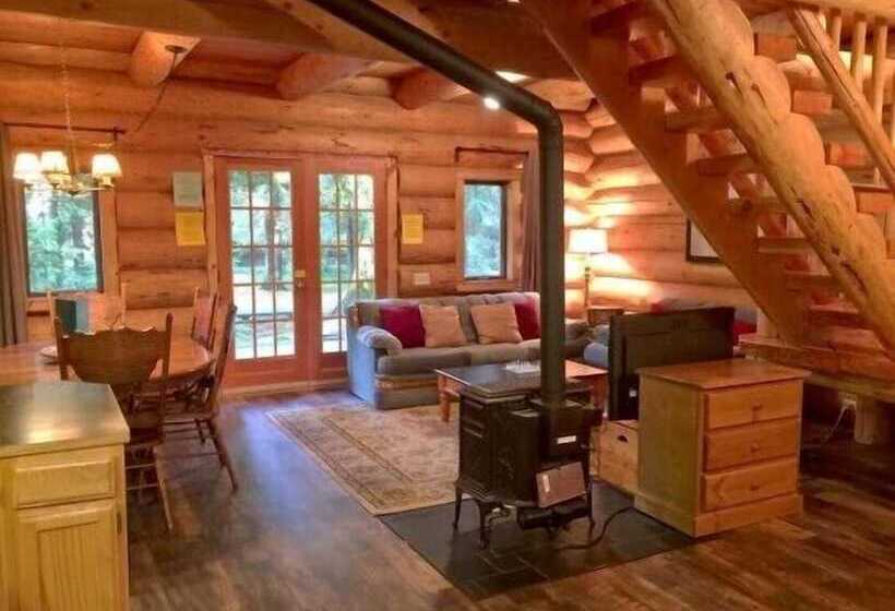 Mt Baker Lodging Cabin 10 Sleeps 8