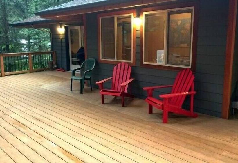 Mt Baker Lodging Cabin 29   Sleeps 11