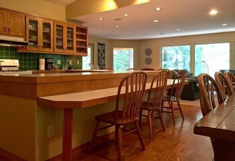 Mt Baker Lodging Cabin 29   Sleeps 11