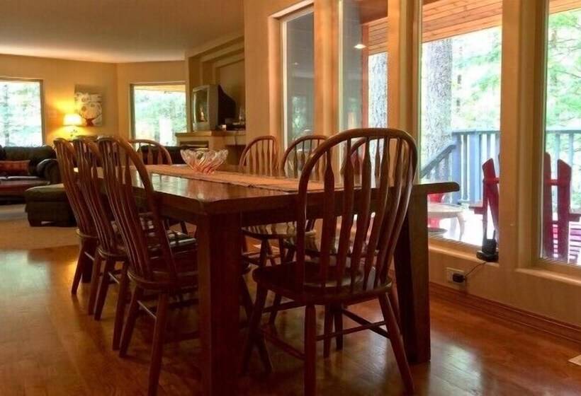 Mt Baker Lodging Cabin 29   Sleeps 11