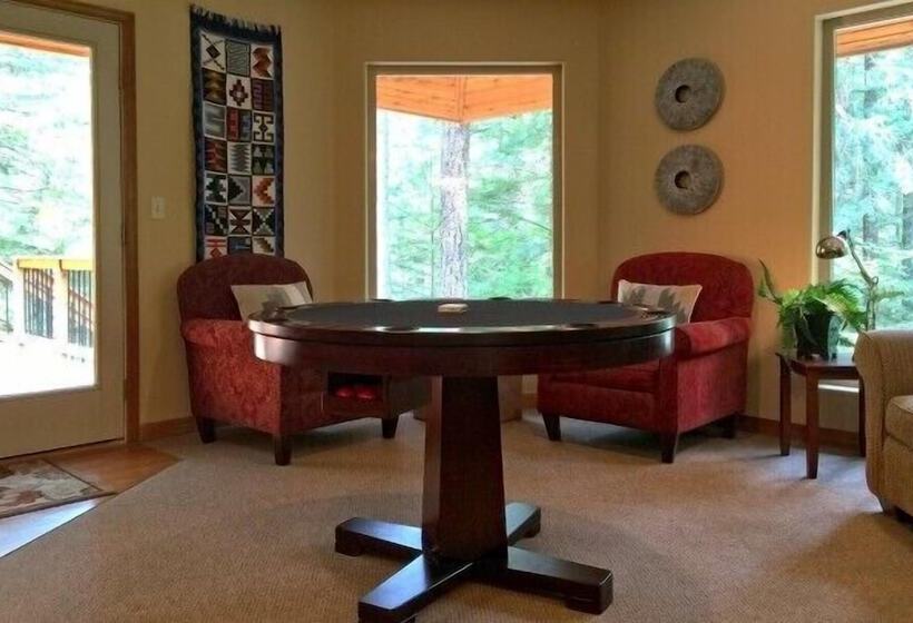 Mt Baker Lodging Cabin 29   Sleeps 11