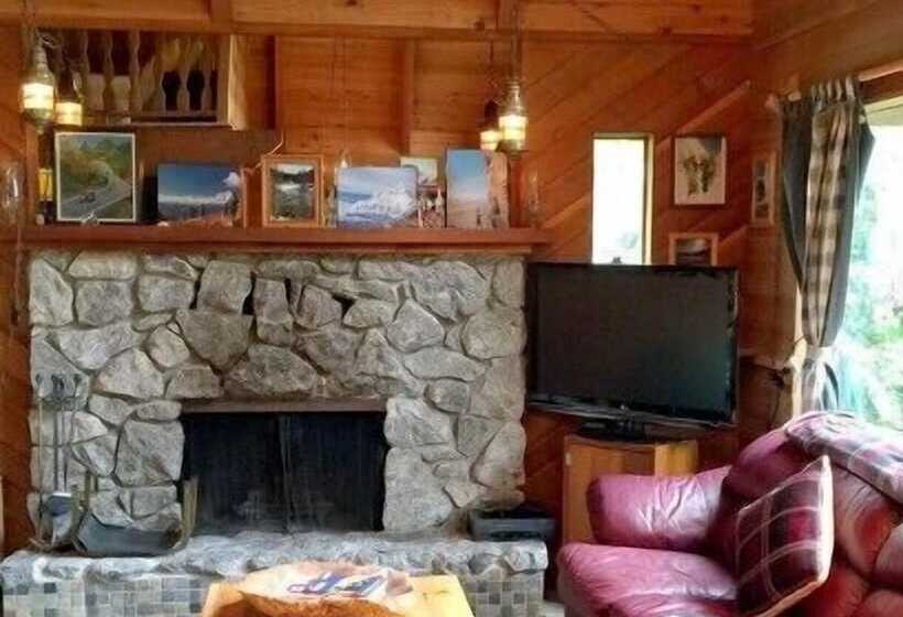 Mt Baker Lodging Cabin 53   Sleeps 6