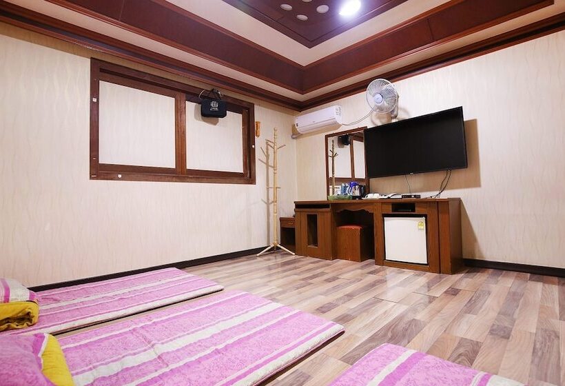 Nonsan Titanic Motel