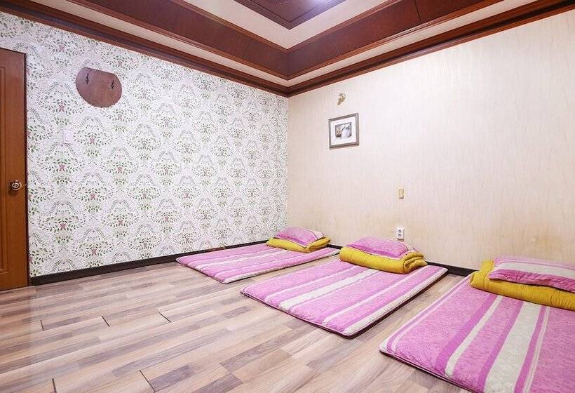 Nonsan Titanic Motel