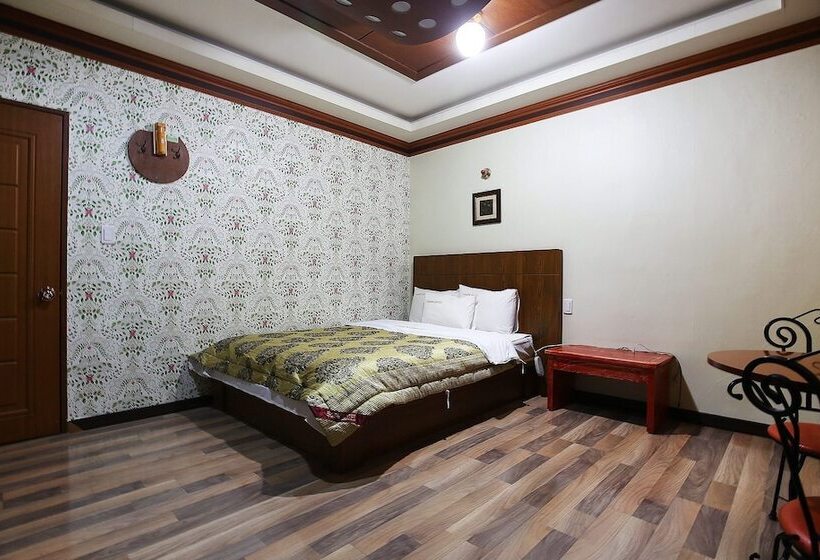 Nonsan Titanic Motel