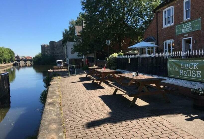 펜션 The Riverside Rooms