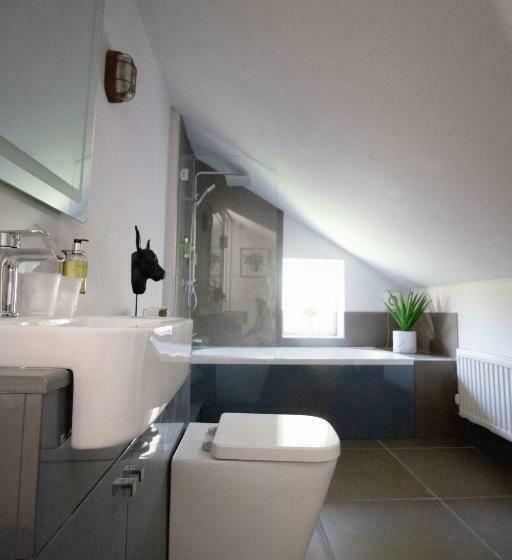 펜션 The Riverside Rooms