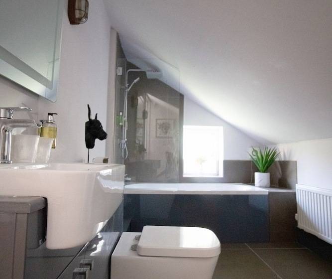 펜션 The Riverside Rooms