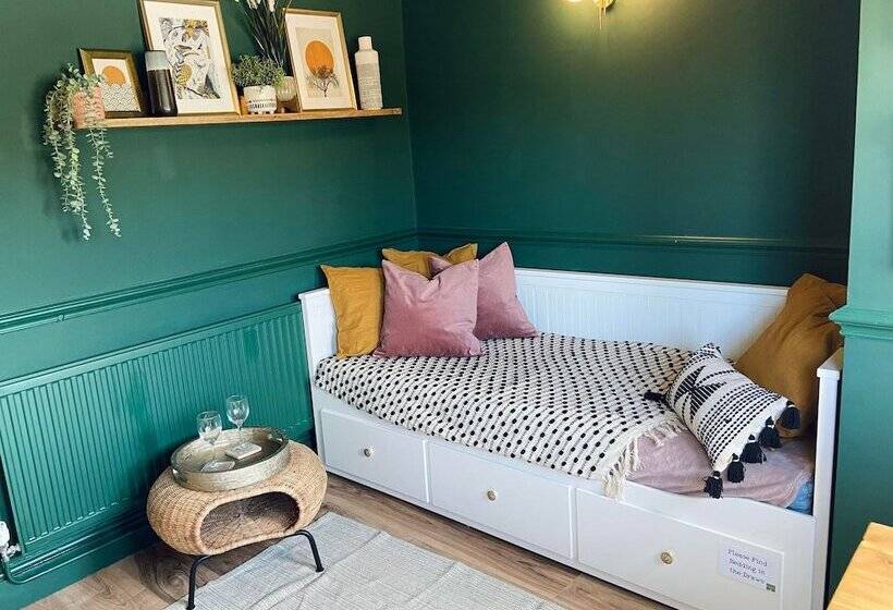 펜션 The Riverside Rooms