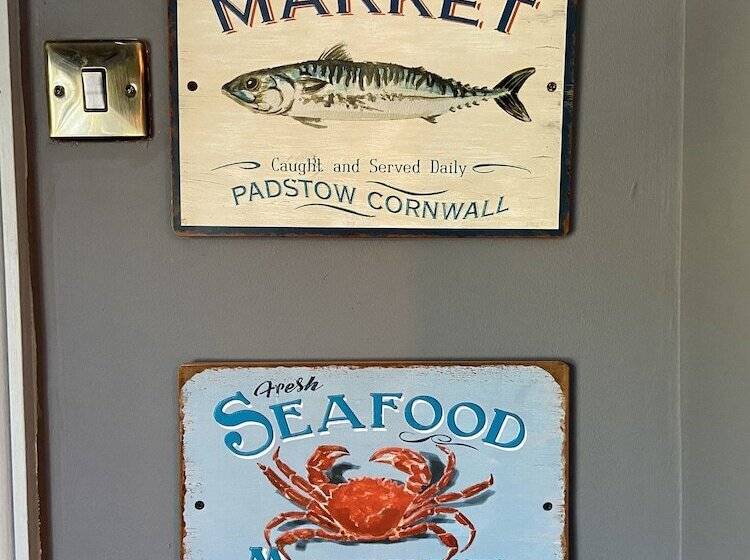 펜션 The Riverside Rooms