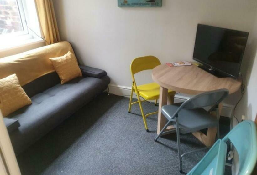 Пансион Townhouse @ 33 Kinver Street Stoke