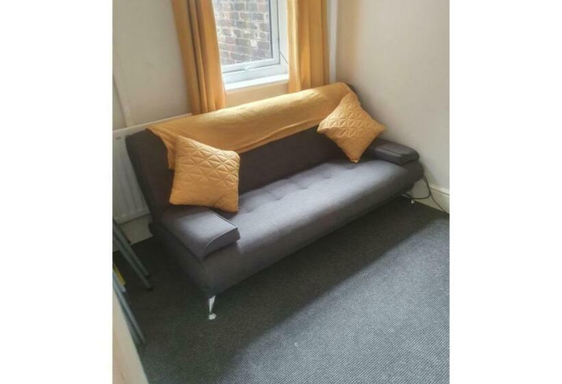 Пансион Townhouse @ 33 Kinver Street Stoke