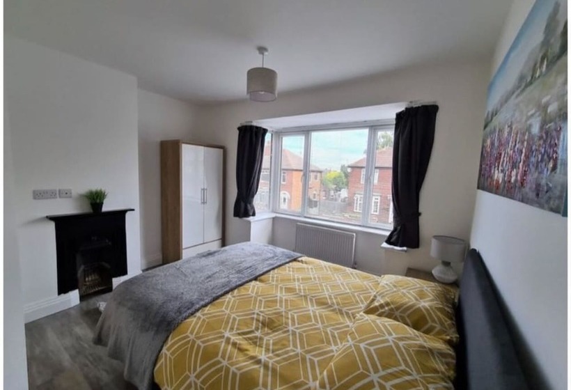 بنسيون Wheatley View By Vizzzitus