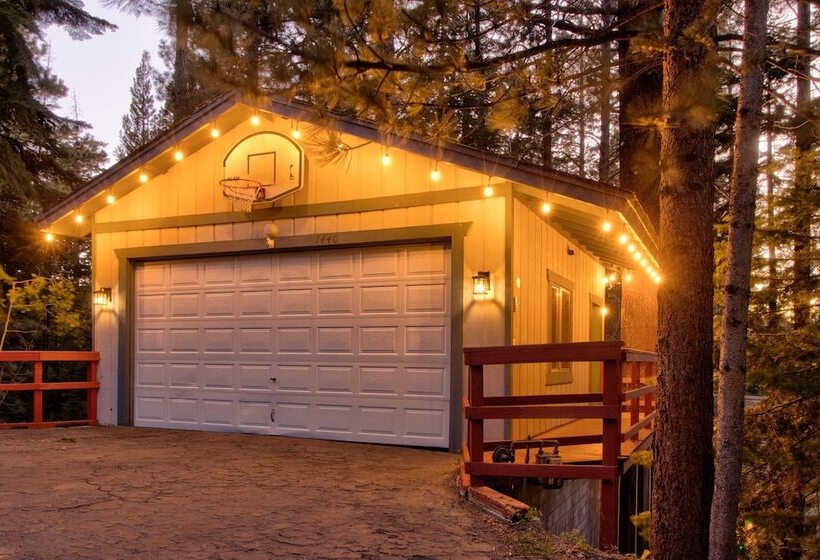 Quintessential Tahoe Cabin