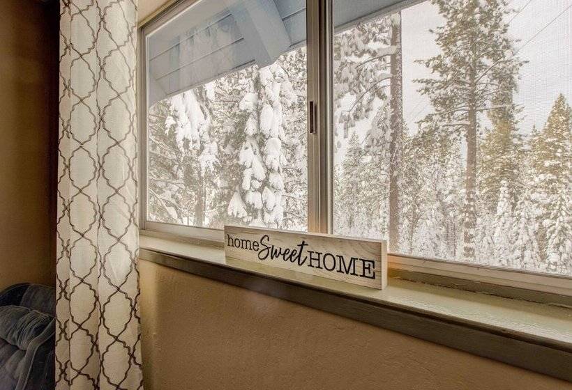 Quintessential Tahoe Cabin