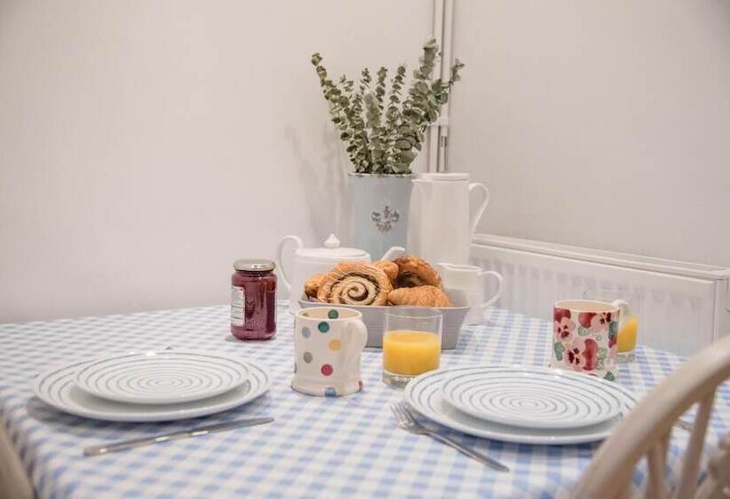 Railway Cottage, Aldeburgh