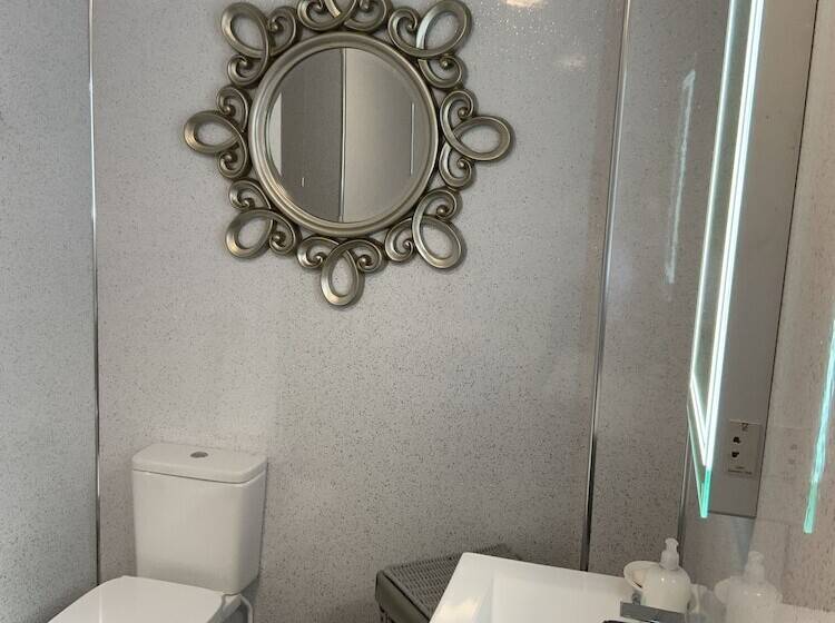 Remarkable 2 Bed Cottage In Tranquil Setting