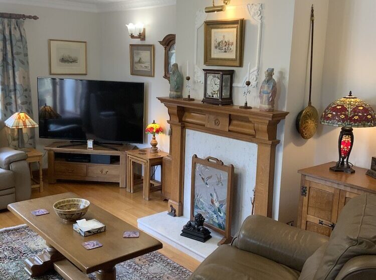 Remarkable 2 Bed Cottage In Tranquil Setting