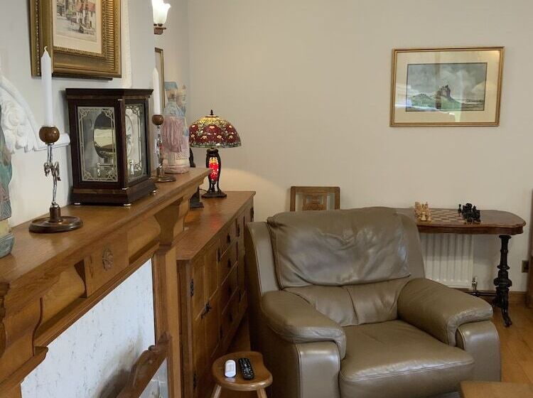 Remarkable 2 Bed Cottage In Tranquil Setting