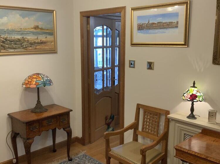 Remarkable 2 Bed Cottage In Tranquil Setting