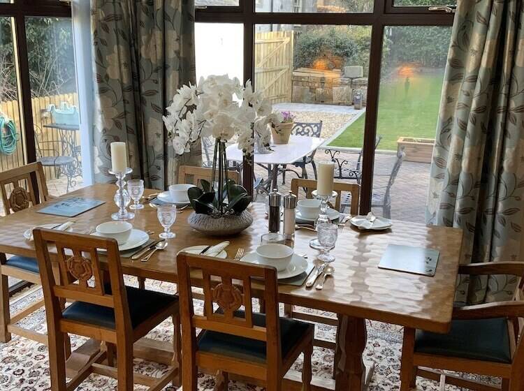 Remarkable 2 Bed Cottage In Tranquil Setting