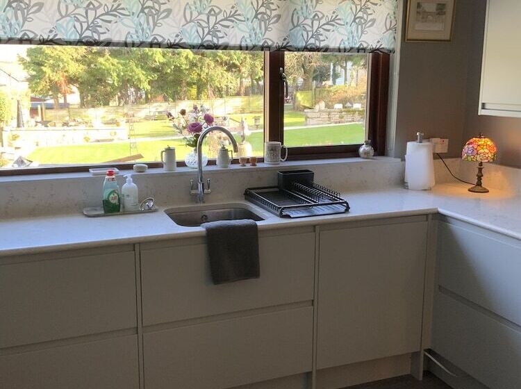 Remarkable 2 Bed Cottage In Tranquil Setting