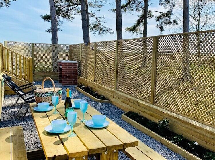 منتجع Hollicarrs   Wildflower Lodge