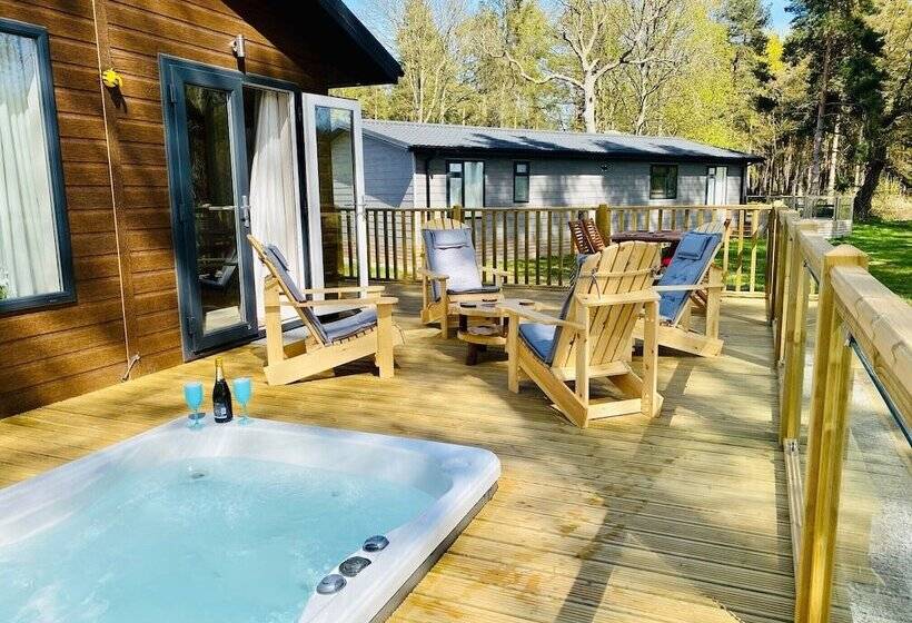 منتجع Hollicarrs   Wildflower Lodge