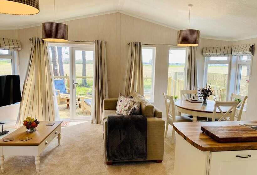 منتجع Hollicarrs   Wildflower Lodge