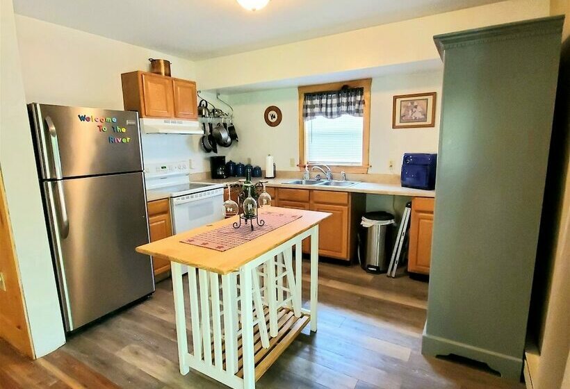 Steel Driver River Cabin