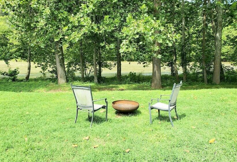 Steel Driver River Cabin