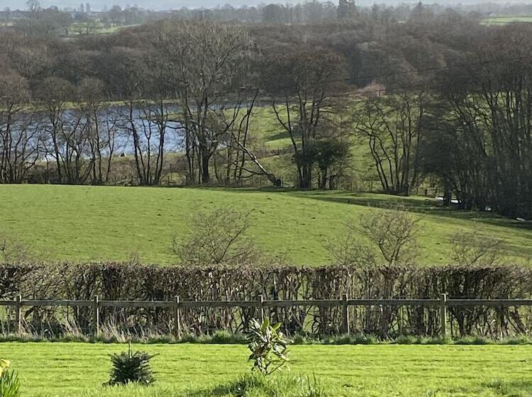 Romantic Shepherds Hut At Jacquies B And B
