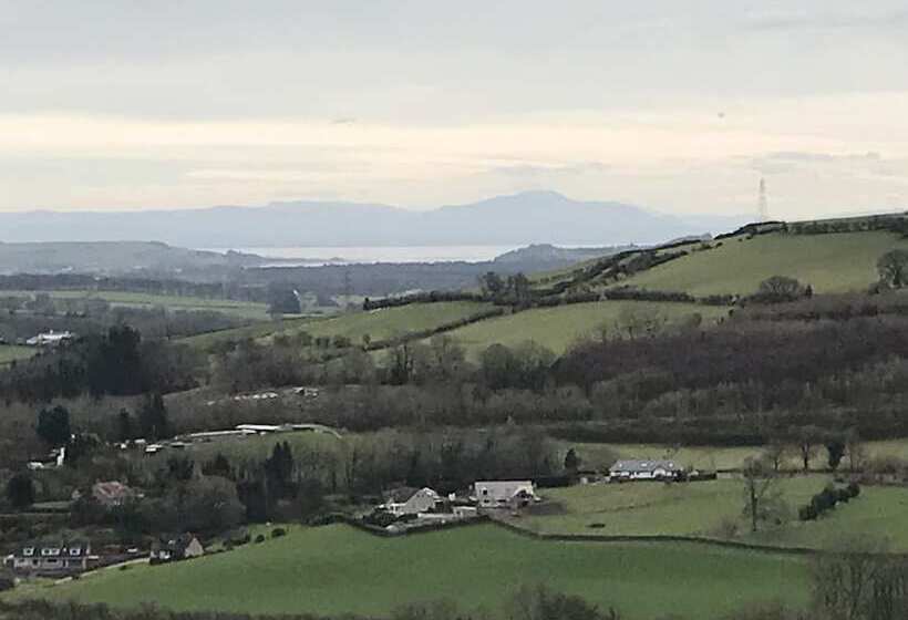 Romantic Shepherds Hut At Jacquies B And B