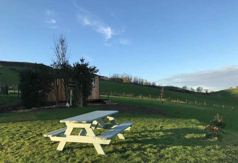 Romantic Shepherds Hut At Jacquies B And B