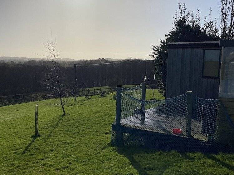 Romantic Shepherds Hut At Jacquies B And B