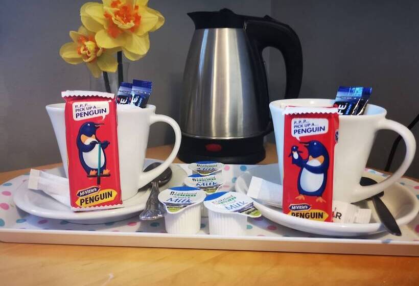 The Hut Sea Front Inn