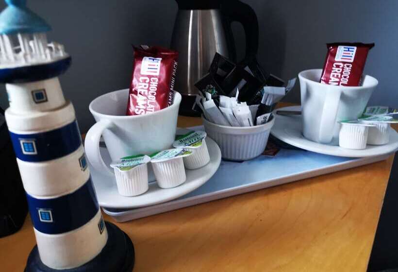 The Hut Sea Front Inn