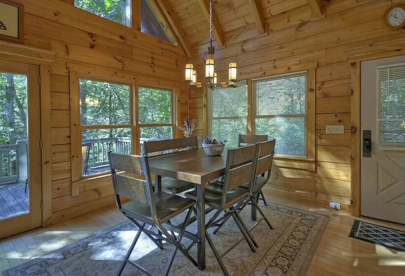 Thunder Falls Cabin Perched Over 10ft Waterfalls!