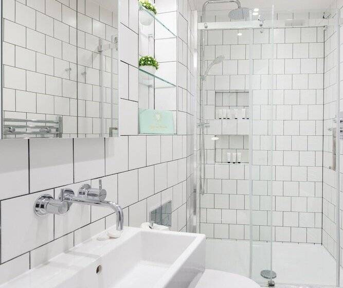 Urban Chic  Shaftesbury