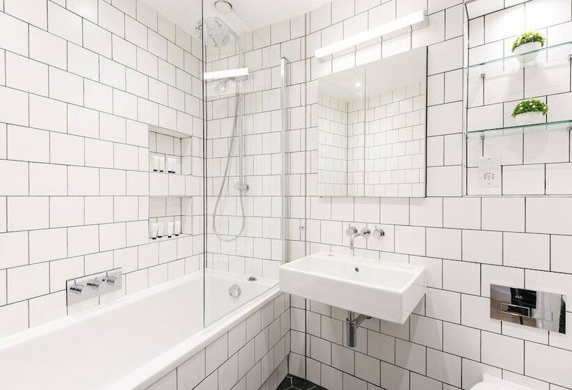 Urban Chic  Shaftesbury