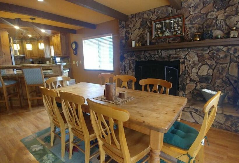 Waterfront Home, Close To A Variety Of Activities