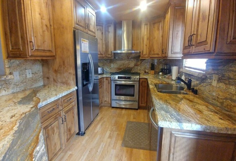 Waterfront Home, Close To A Variety Of Activities